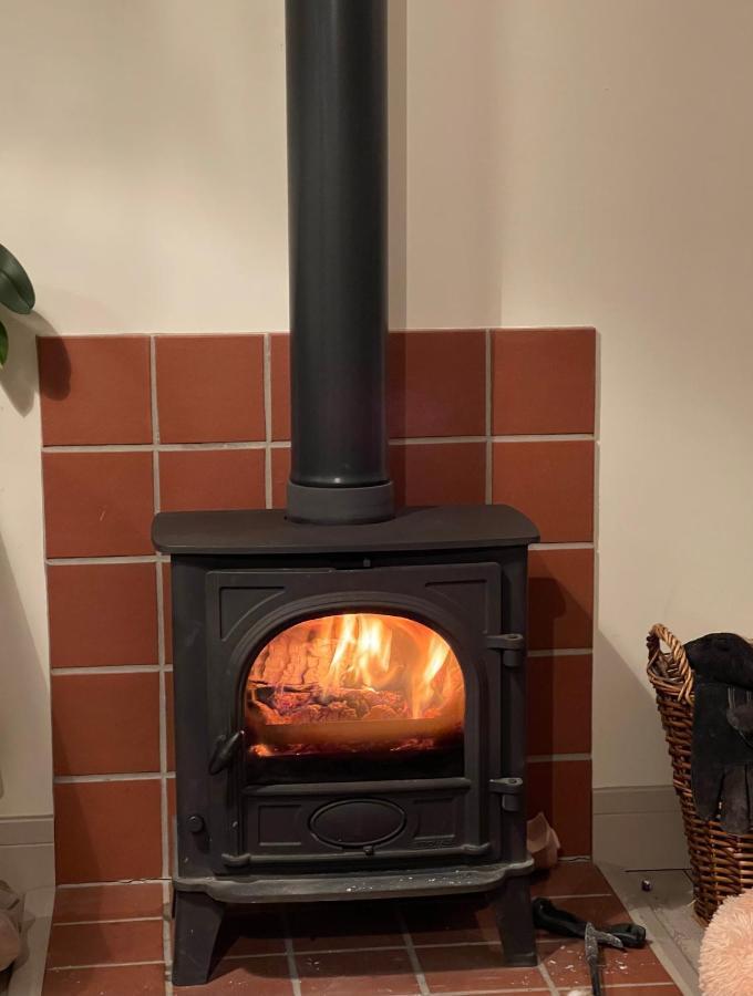 Bike Shed - Beautiful 1-Bed Cottage In Shorwell 外观 照片